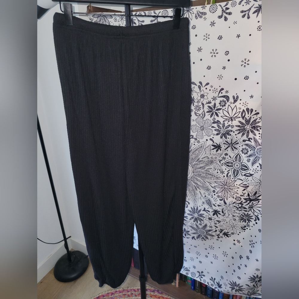 Pants - Picture 3 of 4